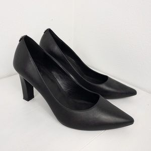 Michael kors Black pointed toe heels, Size 8.5M
